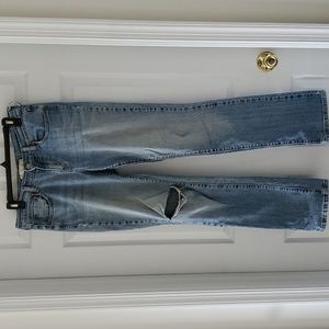 Women's Levi's 505 ripped straight leg jeans. 6 Long.
